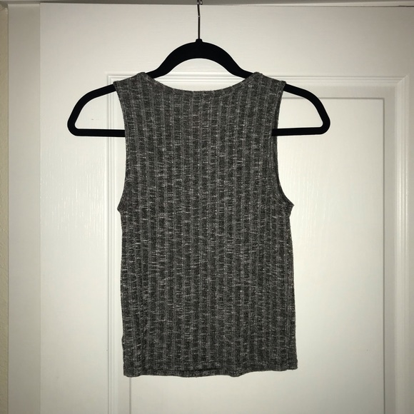 American Eagle grey cropped sleeveless top - Picture 2 of 2